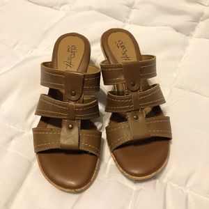 Sofft eurosoft Tinsley brown wedges size 7
